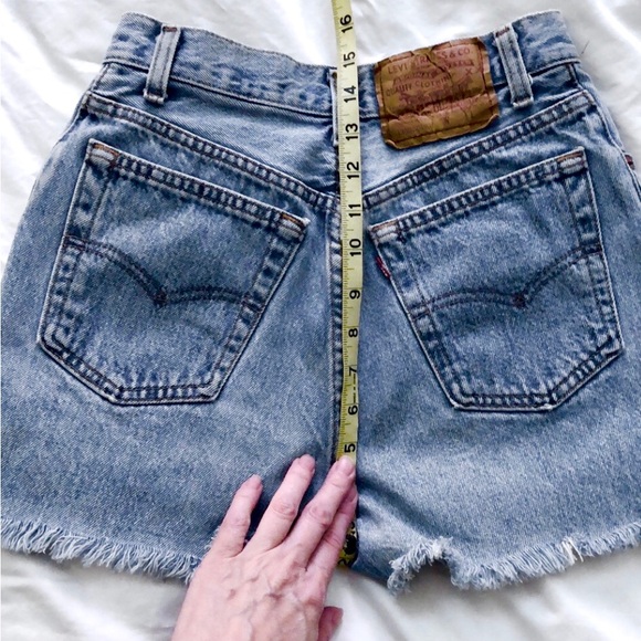Vintage red label Levi’s Cut off jeans - Picture 12 of 12